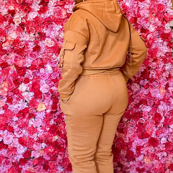 Two piece jogger set - Picture 2 of 8